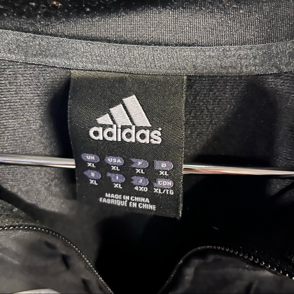 Women’s adidas zip up jacket. - Picture 3 of 4